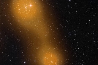Фотографии: Эффект Сюняева-Зельдовича: ESA Planck Collaboration; оптическое изображение: STScI Digitized Sky Survey